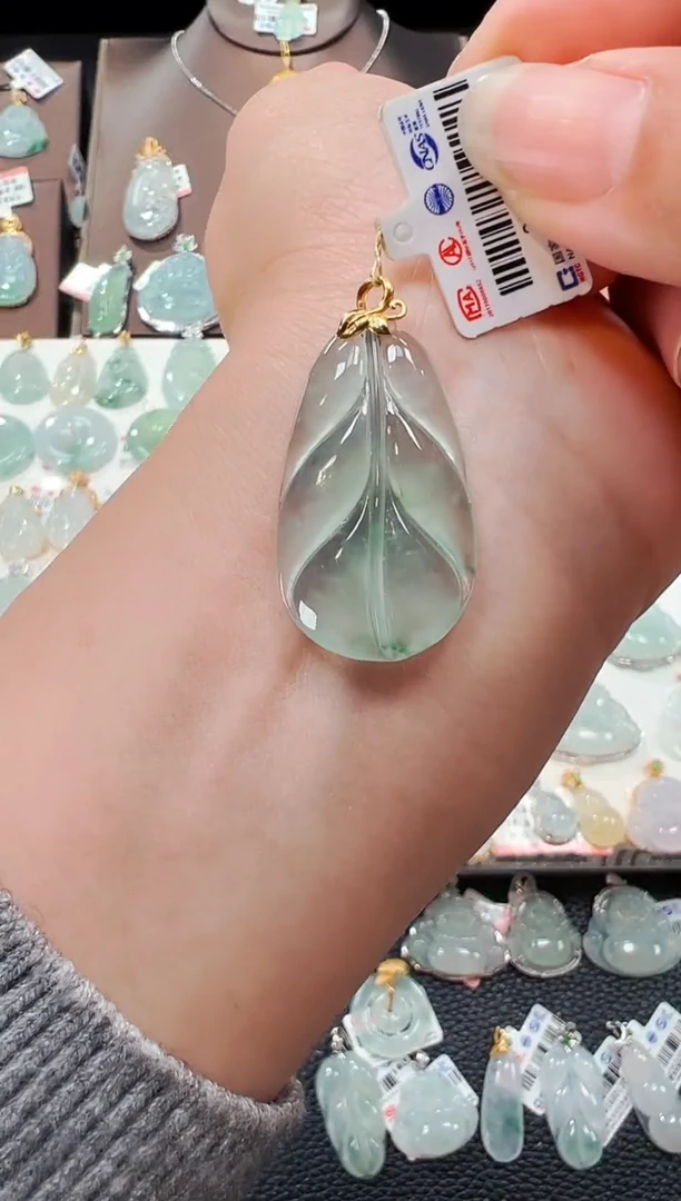 【闪购商品】翡翠吊坠(不含链)18K金镶嵌佛公吊坠250