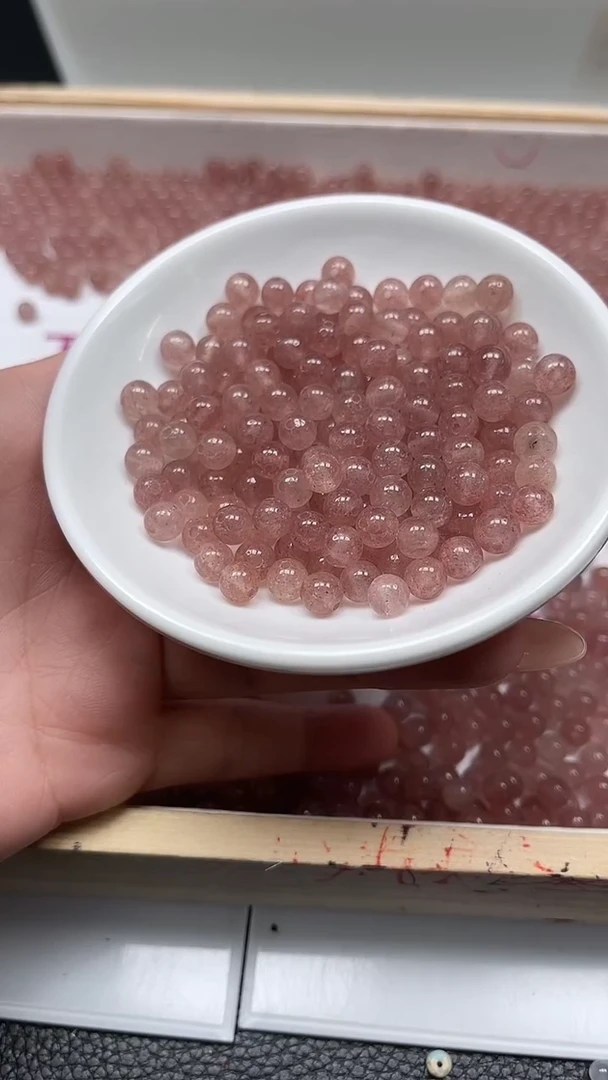 未镶嵌珠宝半成品水晶B971 草莓晶6mm30个12元