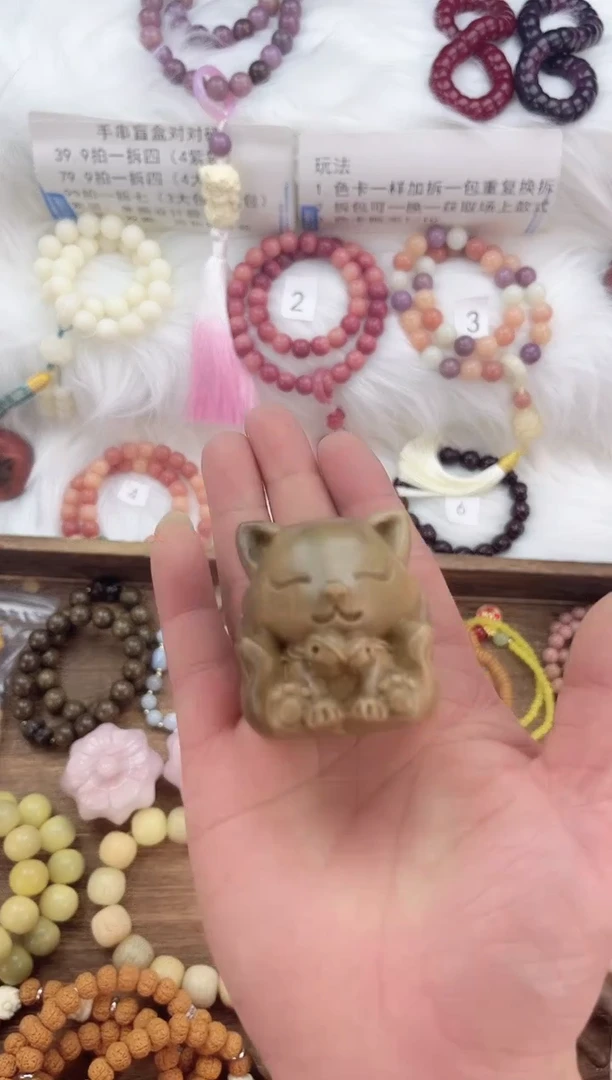 【闪购商品】维腊木（绿檀）木雕凤九