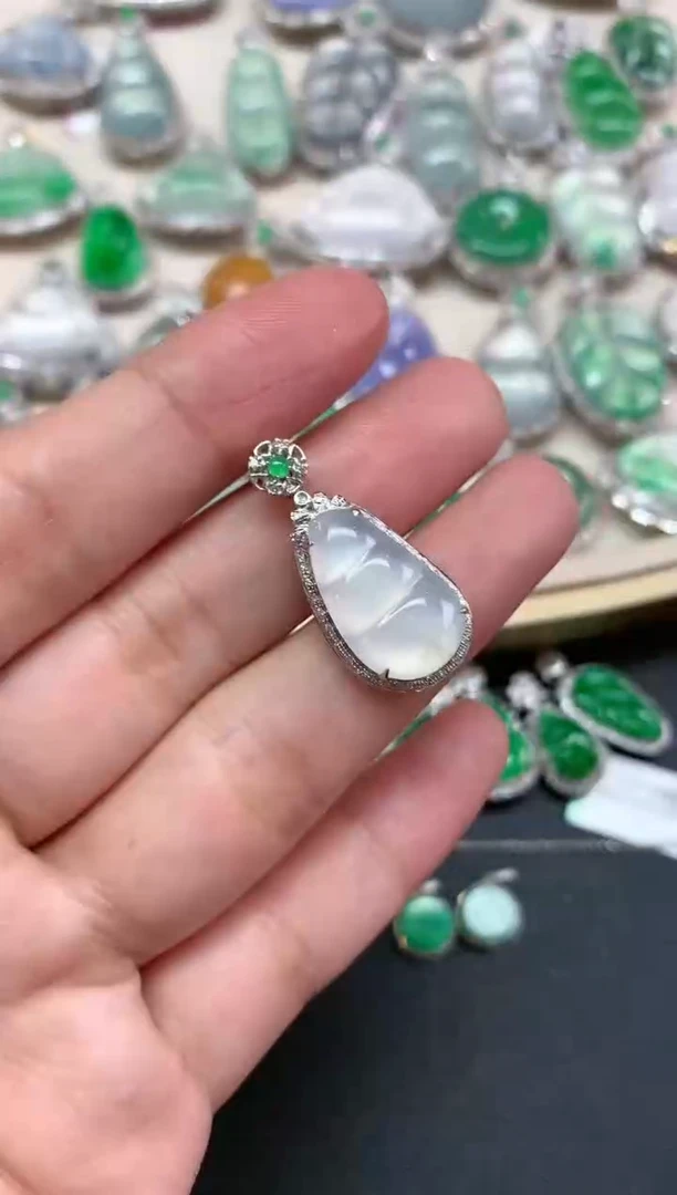 【闪购商品】翡翠吊坠(不含链)18K金镶嵌Z535|2980