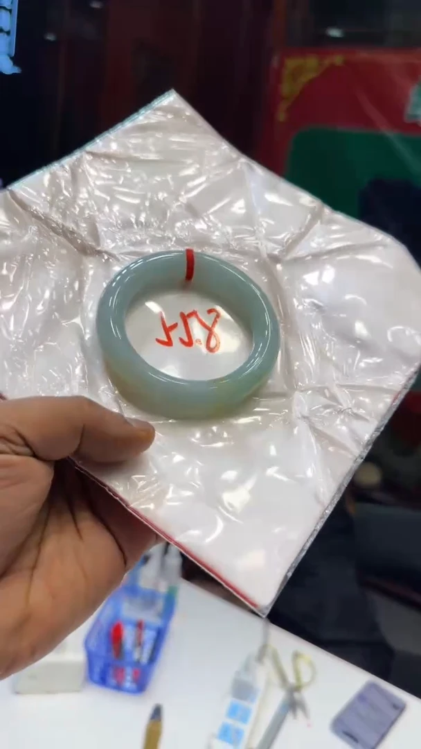 翡翠手镯未镶嵌手镯
