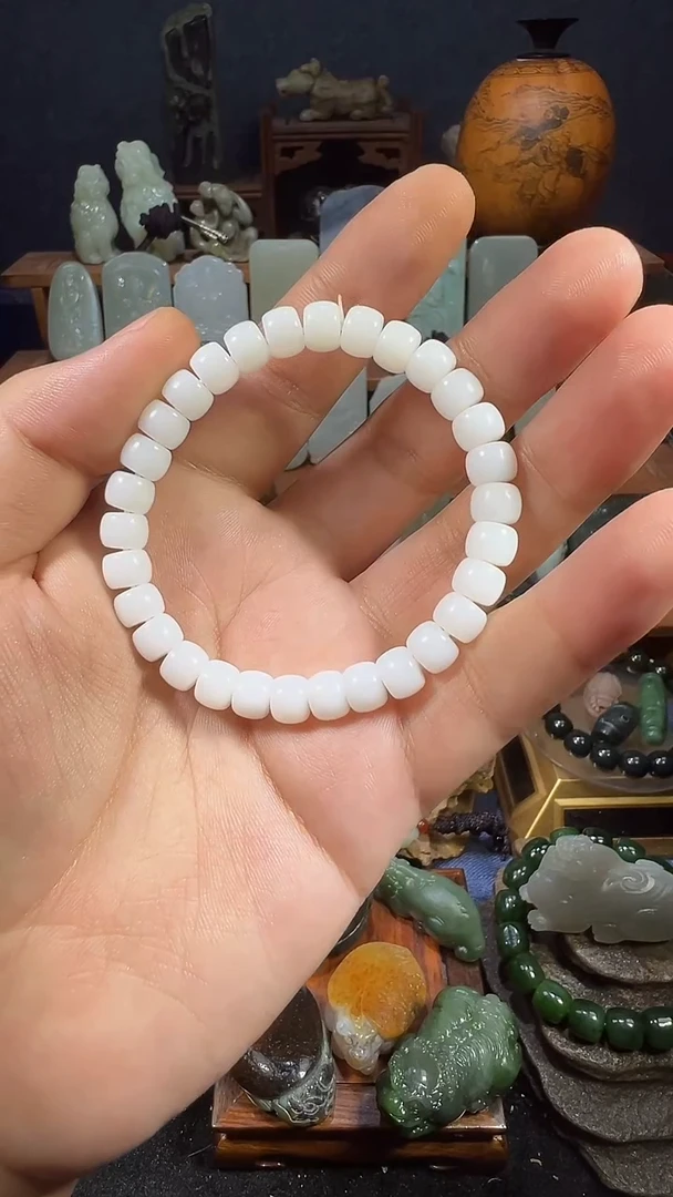 颈饰未镶嵌和田玉随机发货