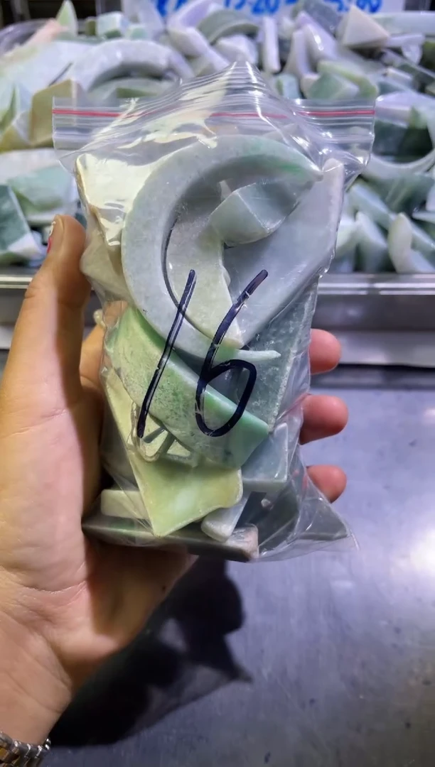 翡翠未镶嵌颈饰天然翡翠大号500克16