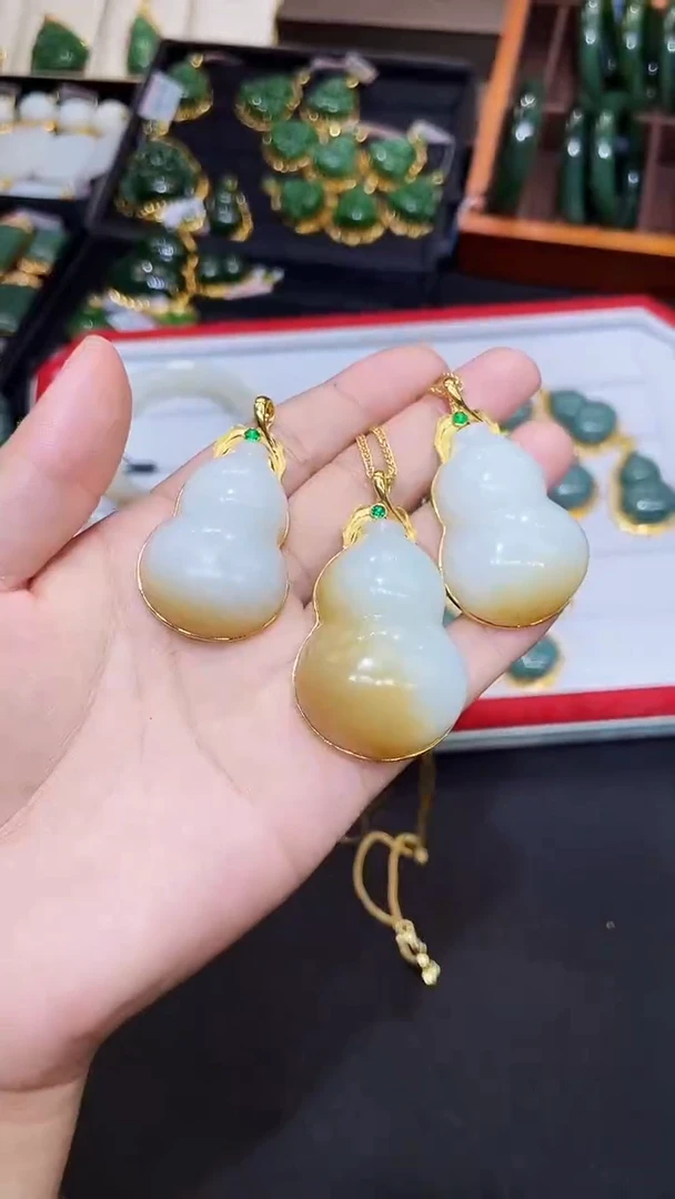 和田玉18K金镶嵌吊坠(赠链)多样性发一