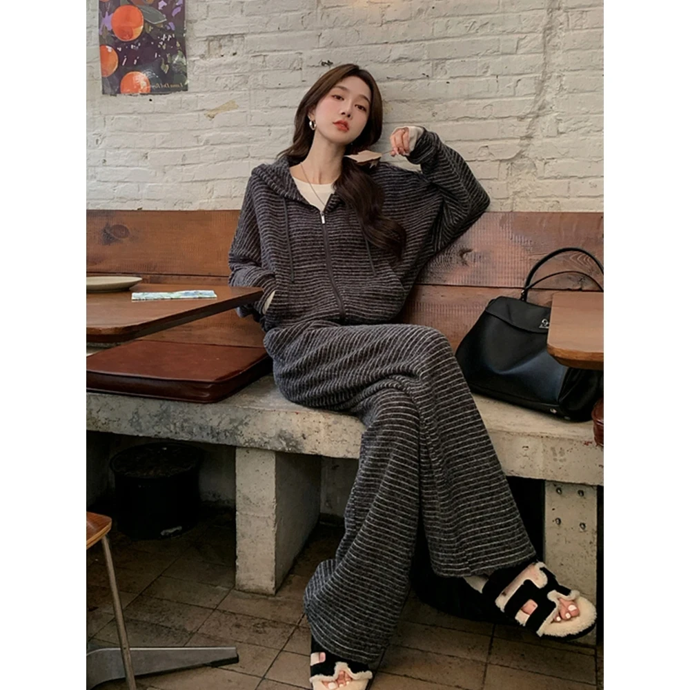 毛绒休闲运动条纹套装2025新款女装秋季时尚显瘦卫衣阔腿裤两件套