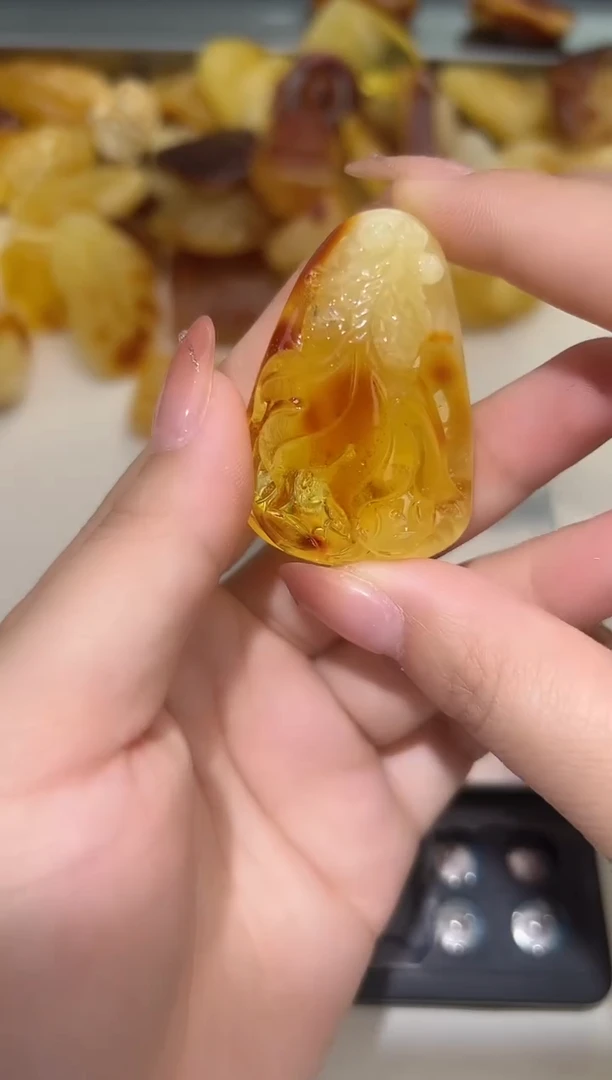 裸石琥珀未镶嵌琥珀蜜蜡吊坠