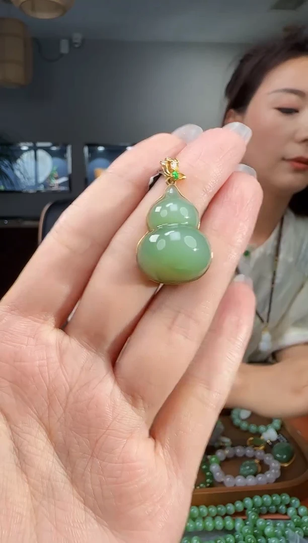 吊坠(不含链)18K金镶嵌和田玉1