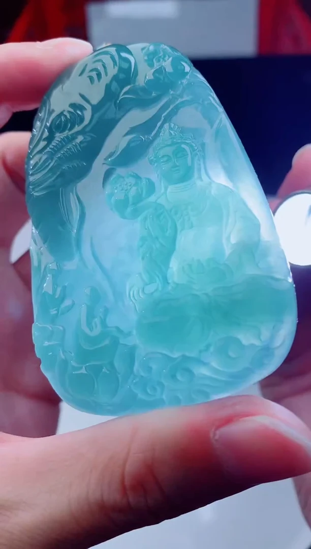 颈饰未镶嵌翡翠   ·