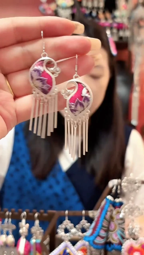 织绣云织谣民族风精美饰品   465