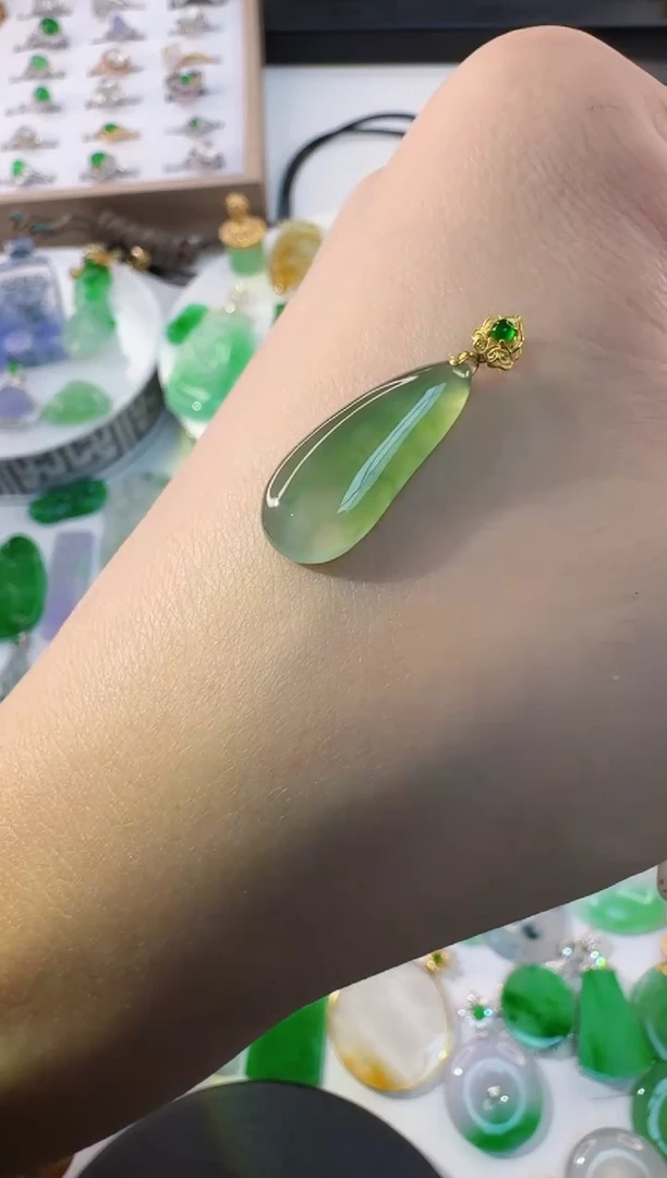 翡翠18K金镶嵌吊坠(不含链)天然缅甸A货缅甸