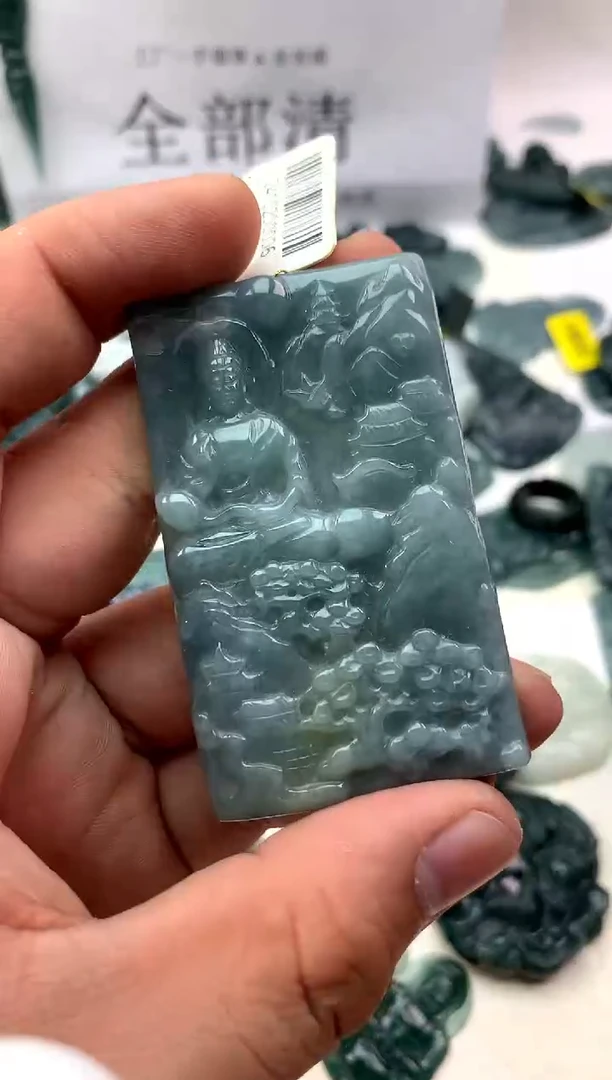 翡翠未镶嵌颈饰大势至