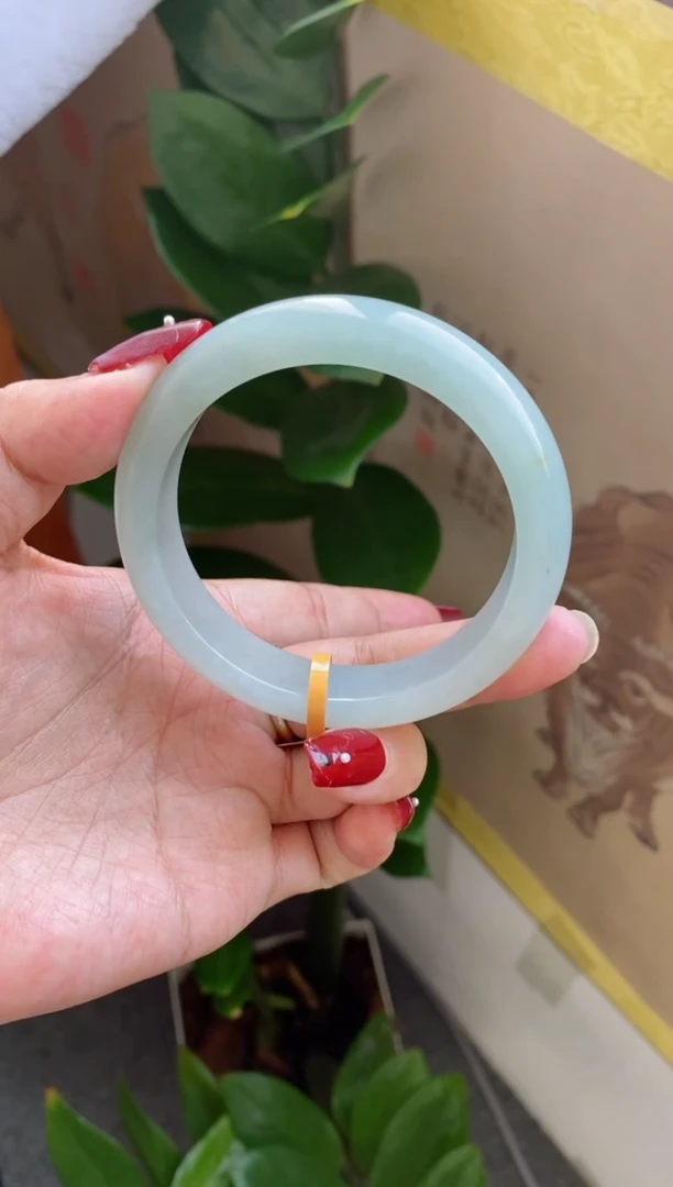 【闪购商品】翡翠手镯未镶嵌（十星强推）冰透胶晴蓝29号