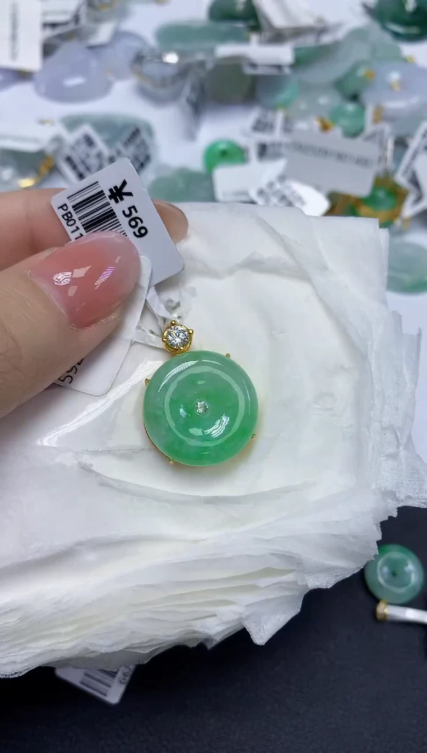 颈饰未镶嵌翡翠天然缅甸翡翠A货多样性发一件