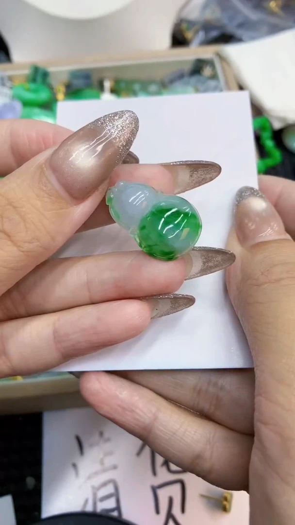 颈饰未镶嵌翡翠1