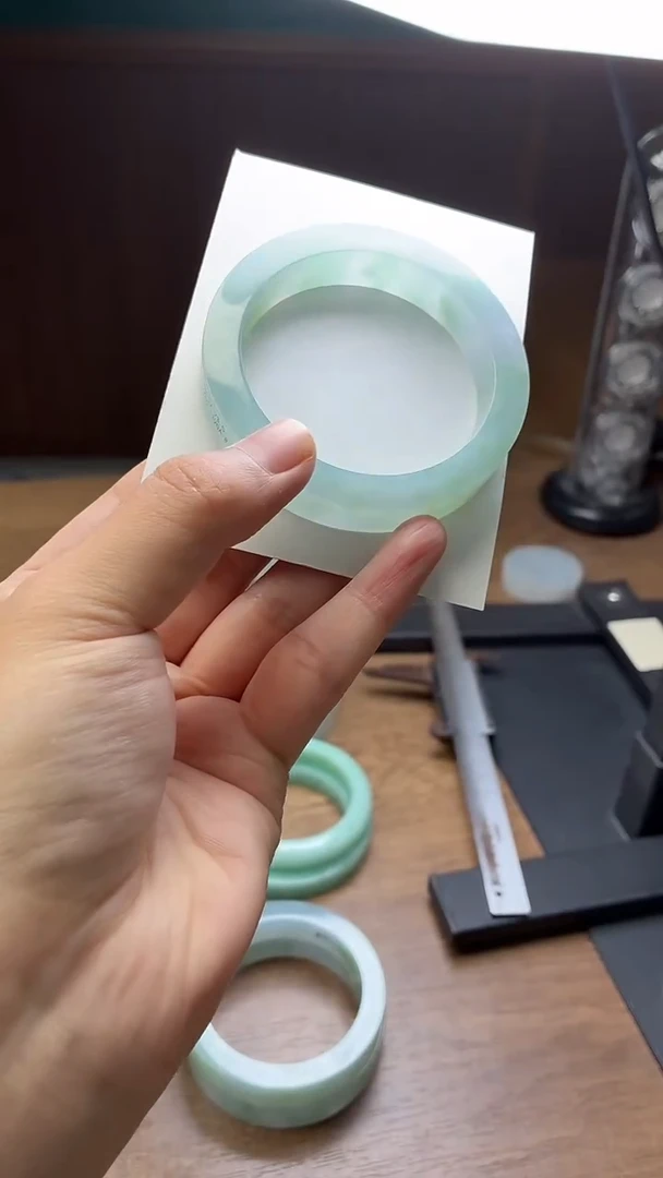 未镶嵌手镯定制翡翠雪*子定制