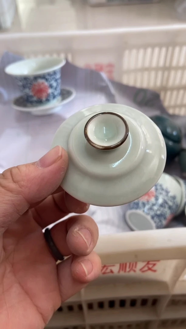 无运费险有瑕疵的摄影的产品有使用过的痕迹有点脏介意勿拍