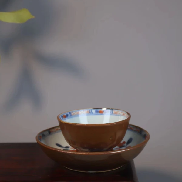 17:清康熙青花矾红描金花卉杯碟套
