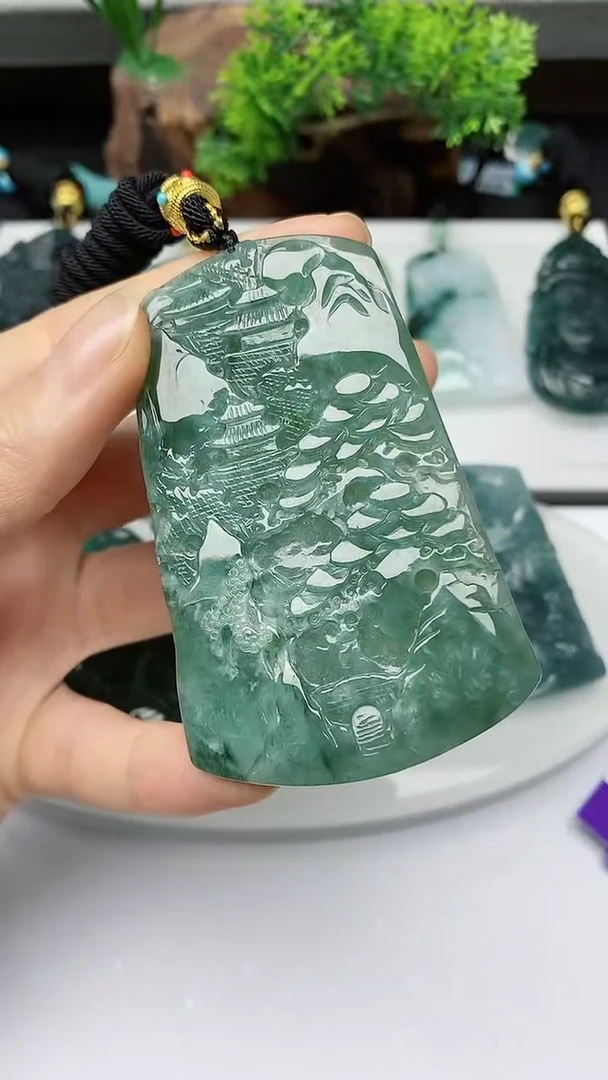 【闪购商品】翡翠颈饰未镶嵌