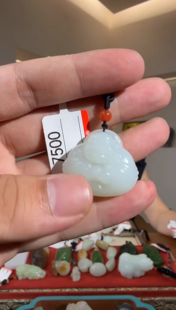 和田玉未镶嵌颈饰1