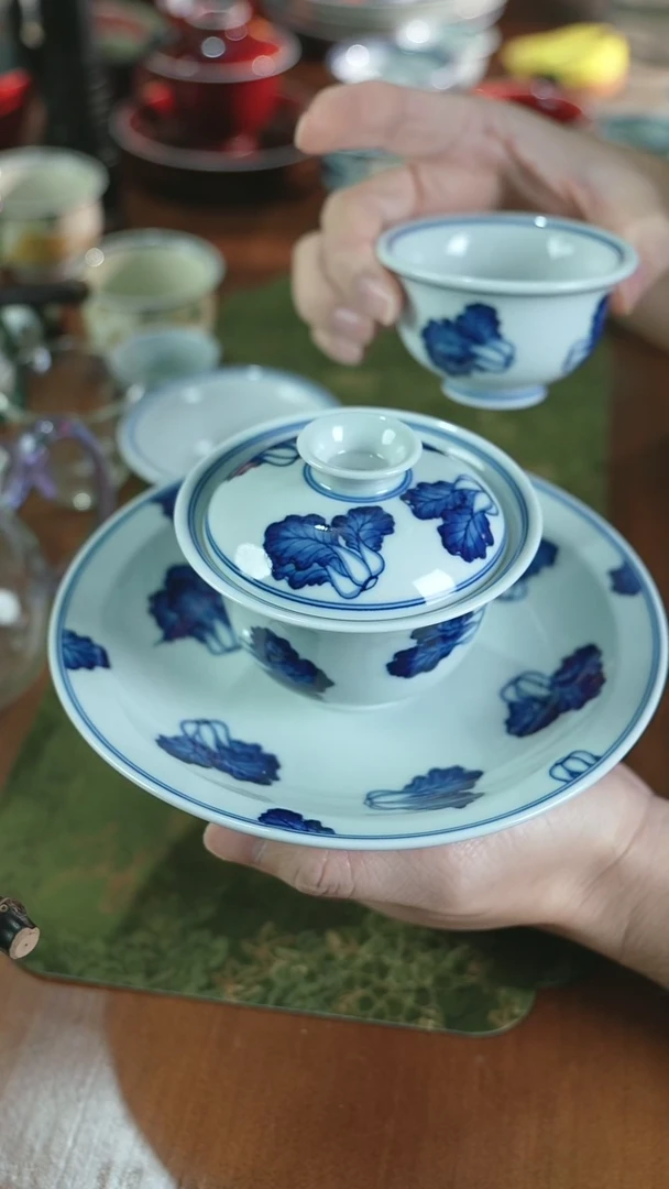 景德镇白菜盖碗1个 壶承1个 压手杯1个