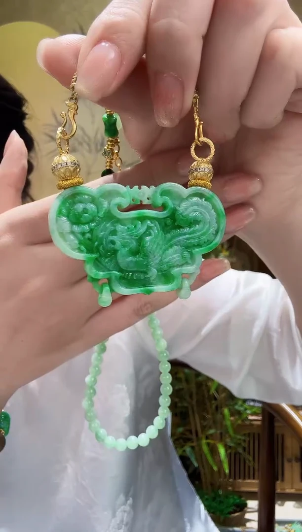 颈饰未镶嵌翡翠吊坠