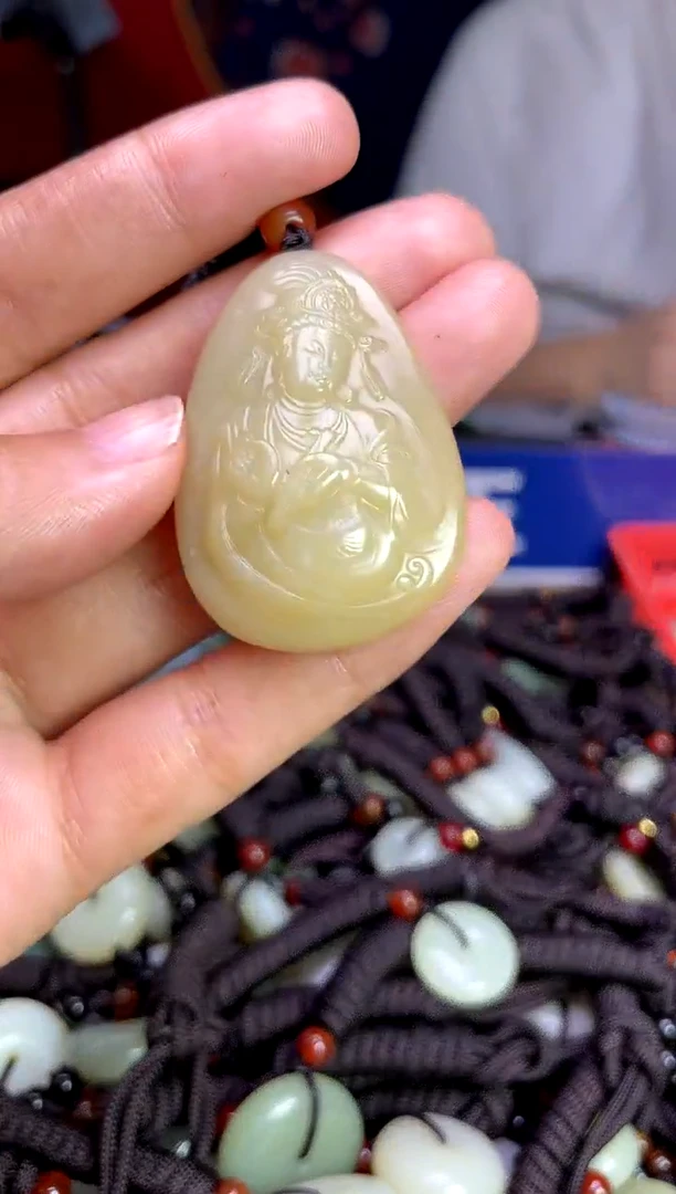 未镶嵌和田玉挂件1