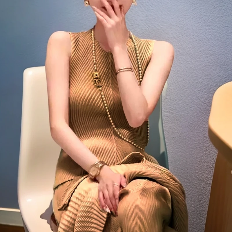 无袖女装背心日系褶皱上衣欧美修身高弹轻奢鱼鳞打底内搭夏女士