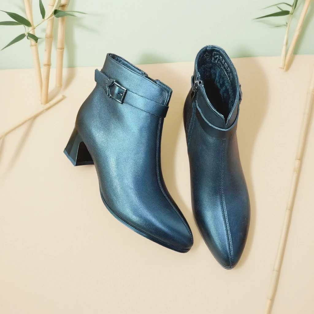 时装靴时尚短靴裸靴百搭女鞋冬季秋冬粗方跟尖头气质15163