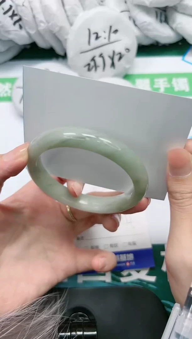 【闪购商品】石英质玉手镯未镶嵌K309-58