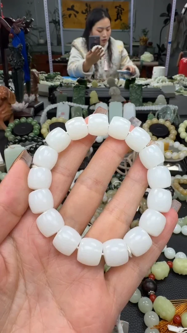 未镶嵌手串和田玉俄白玉卡13