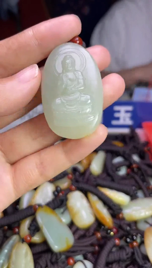 未镶嵌和田玉挂件1