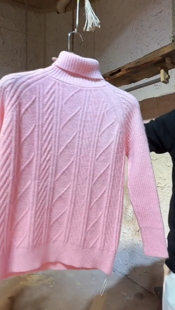 粉染植物染高领毛衣