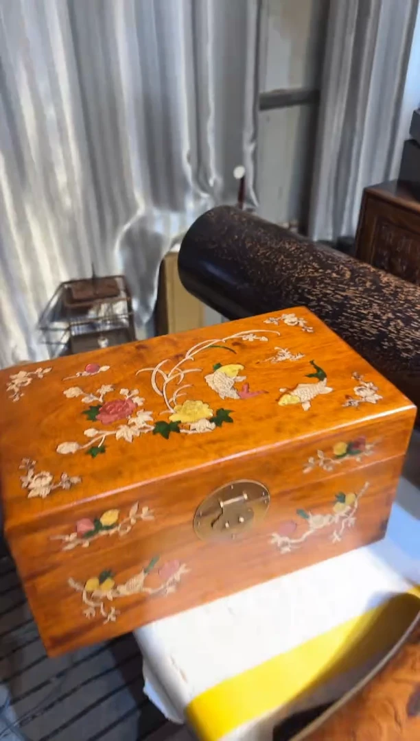 木黄花梨箱子花鱼镶嵌彩贝花鱼花鱼
