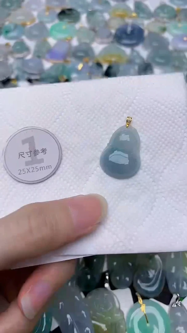颈饰18K金镶嵌翡翠天然A货翡翠