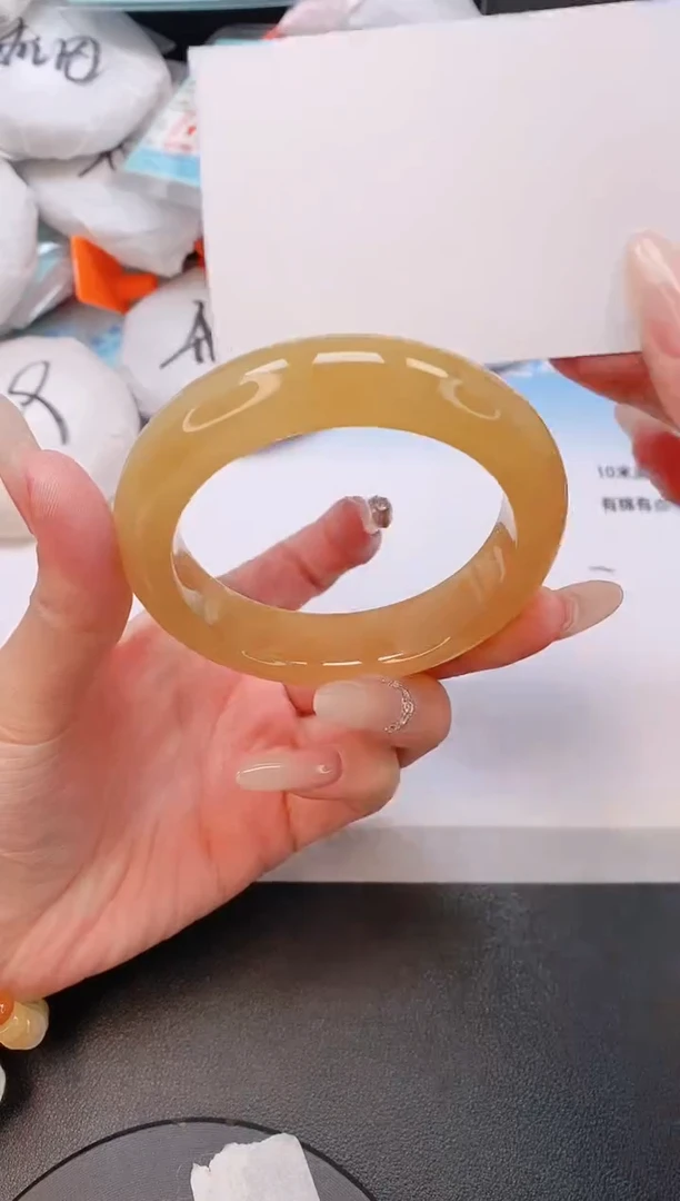 未镶嵌手镯石英质玉7L104-56