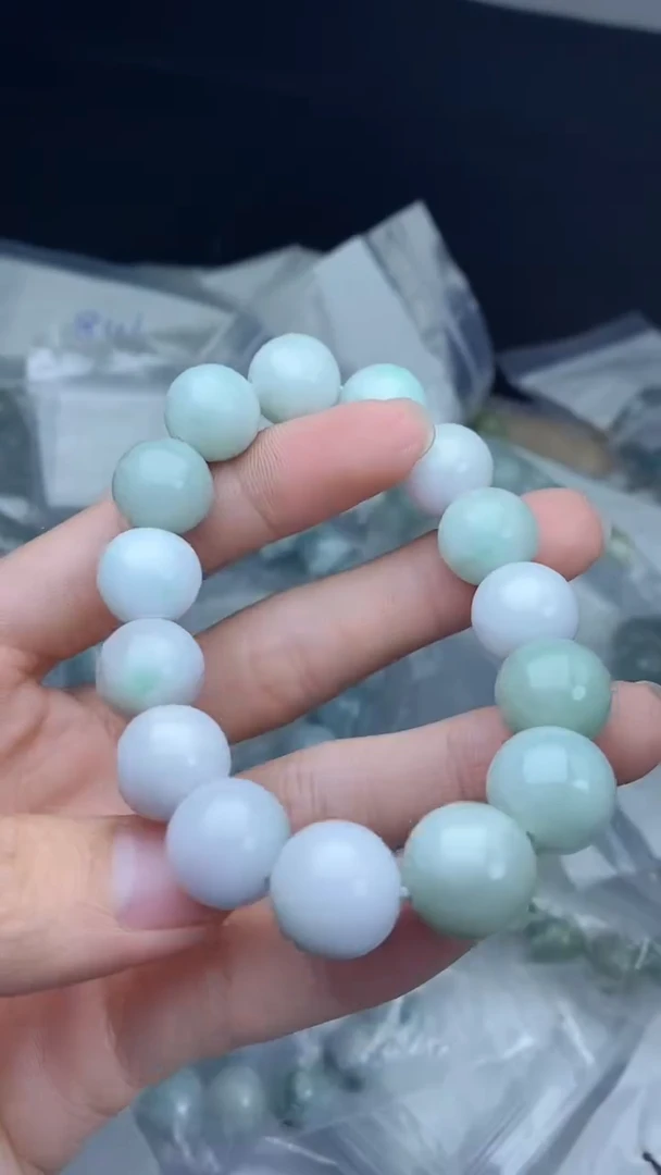 定制翡翠未镶嵌珠串