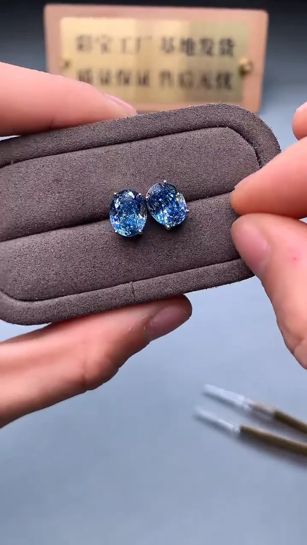 银S925镶嵌耳钉海蓝宝石1111
