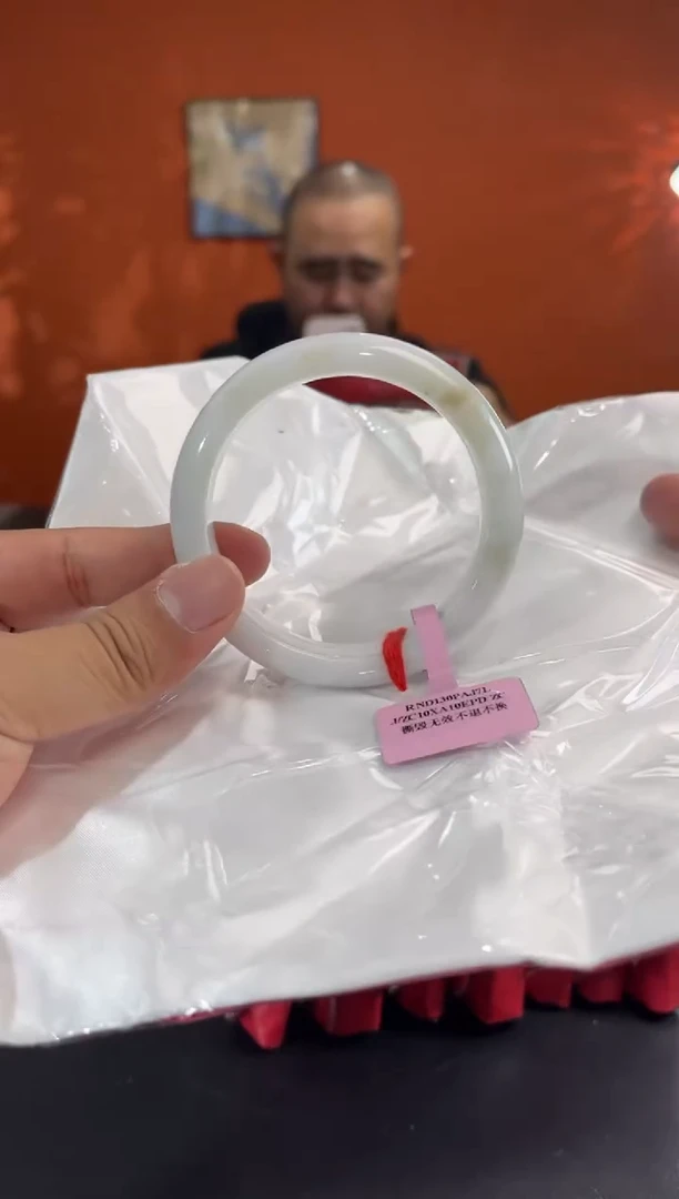 未镶嵌手镯翡翠3        圈口58