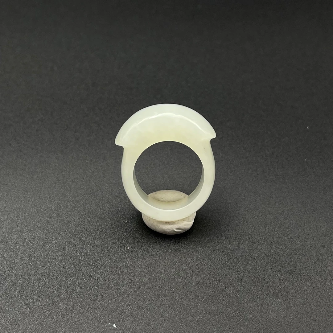 LOT.3和田玉马鞍戒/589417