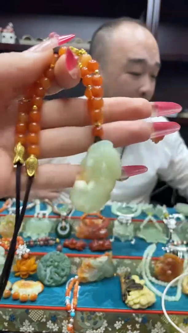 未镶嵌岫玉吊坠·