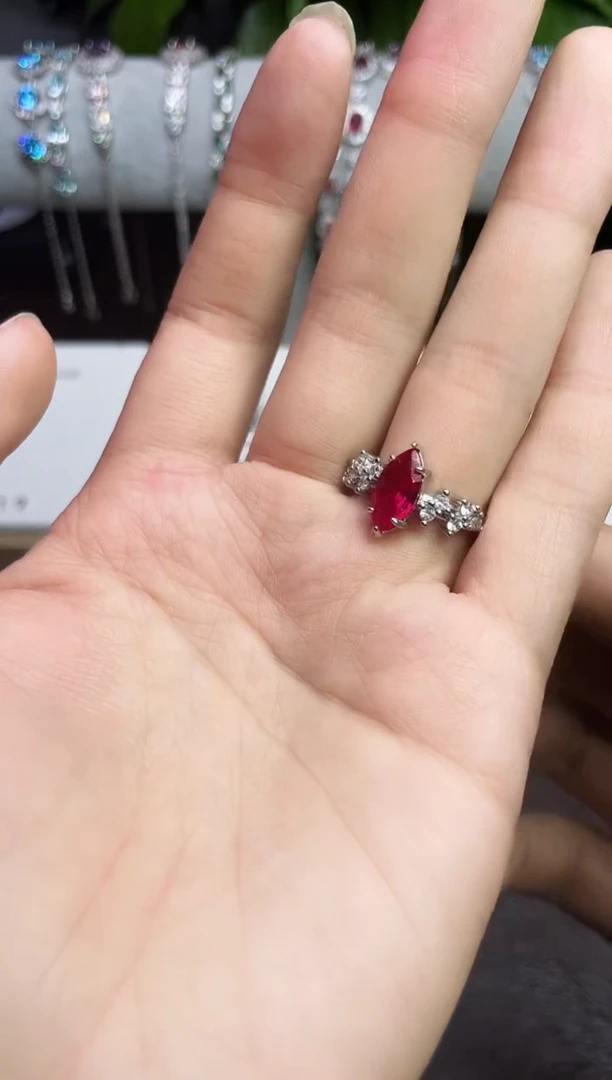 合金合成钻石红宝马眼戒指