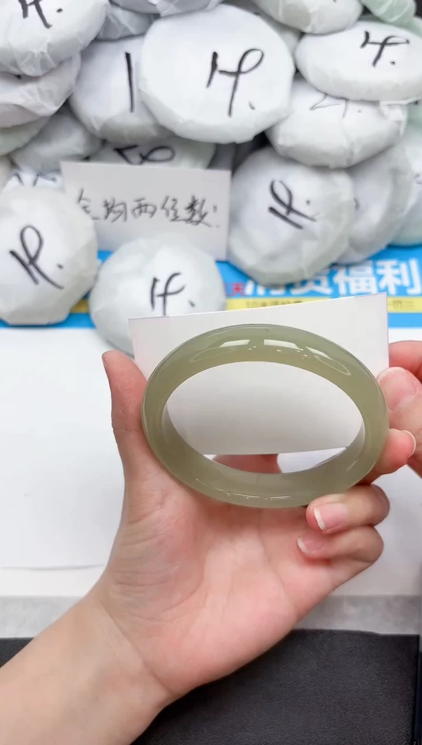 未镶嵌手镯石英质玉194-65.2