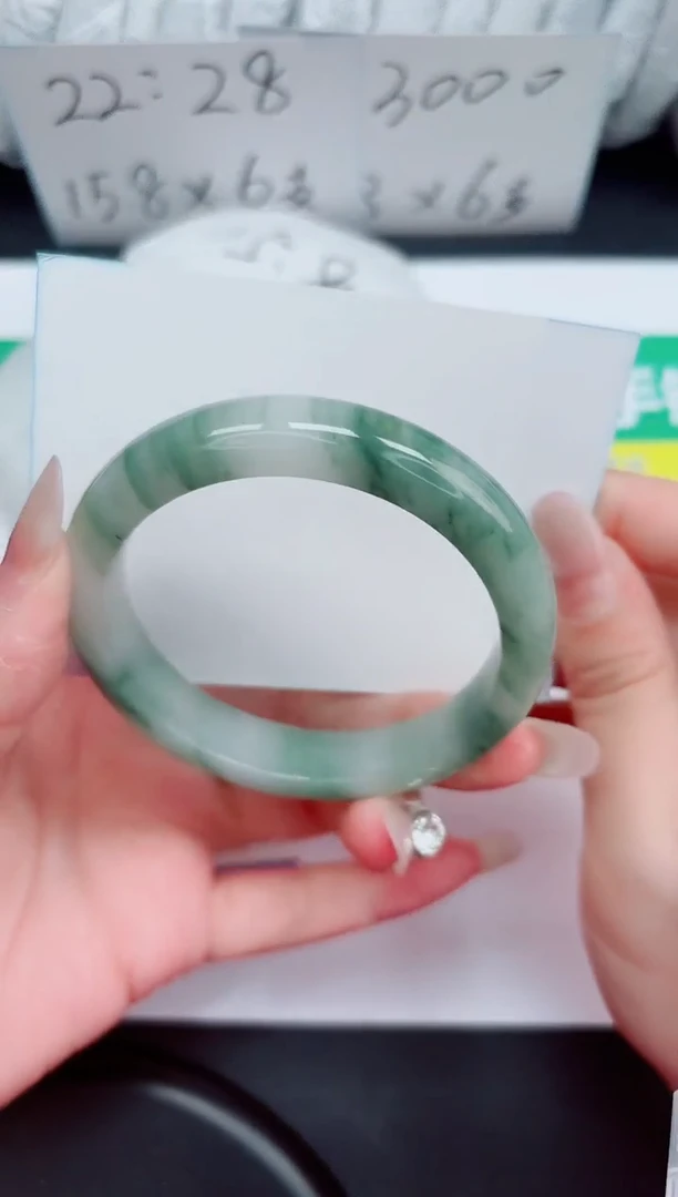 石英质玉手镯未镶嵌7-58