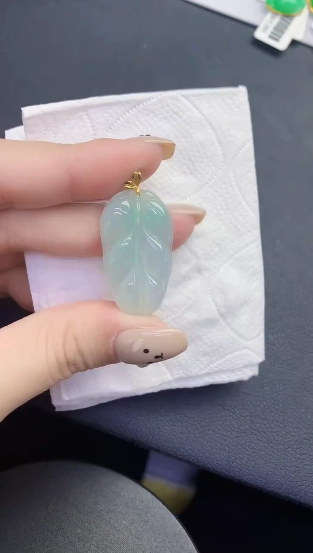 颈饰18K金镶嵌翡翠缅甸天然翡翠A货