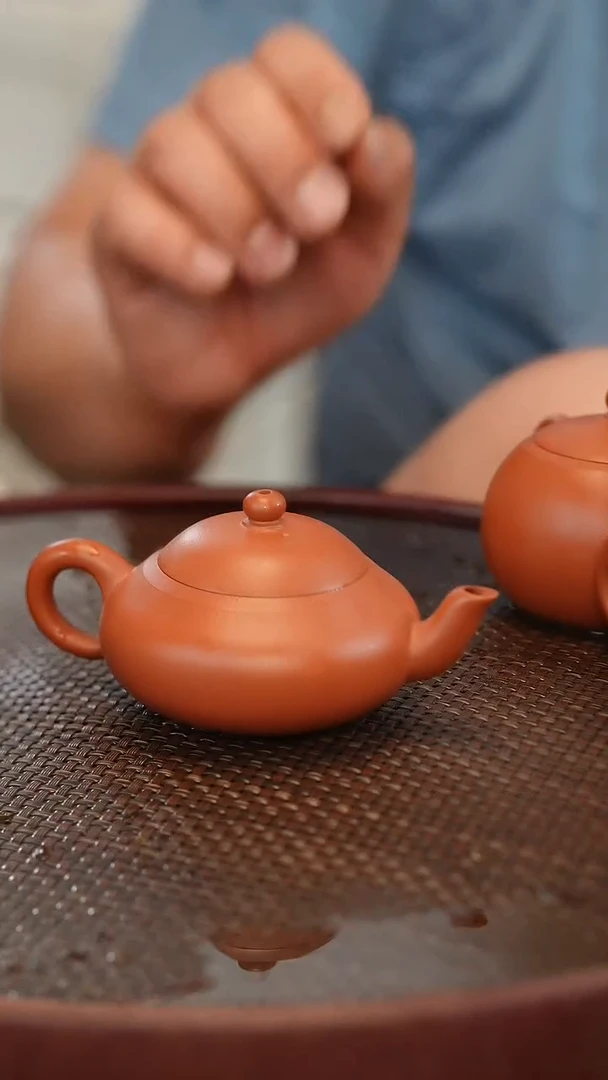 茶壶紫砂全手工 大红袍泥料 梨型壶型 微瑕点：宽口 140cc