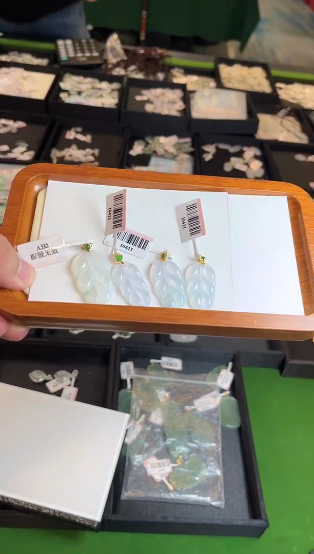 颈饰18K金镶嵌翡翠10411/多样性发一个