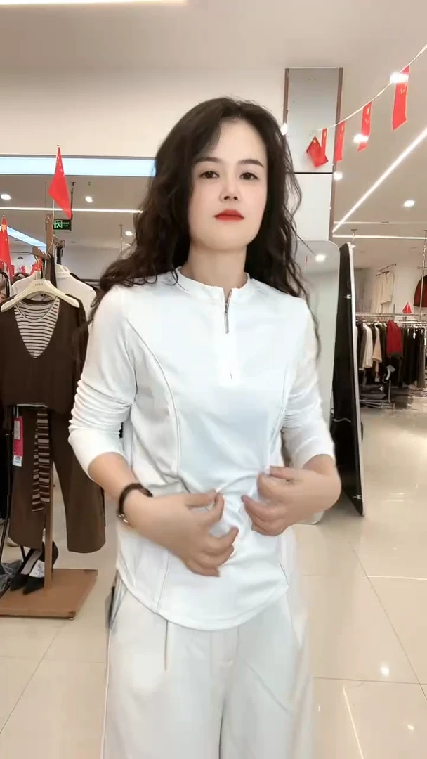 爆款拉链气质时尚上衣