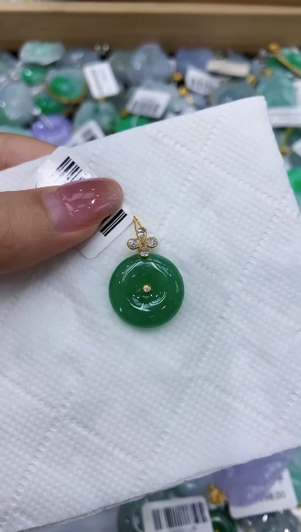 翡翠18K金镶嵌颈饰111111111111