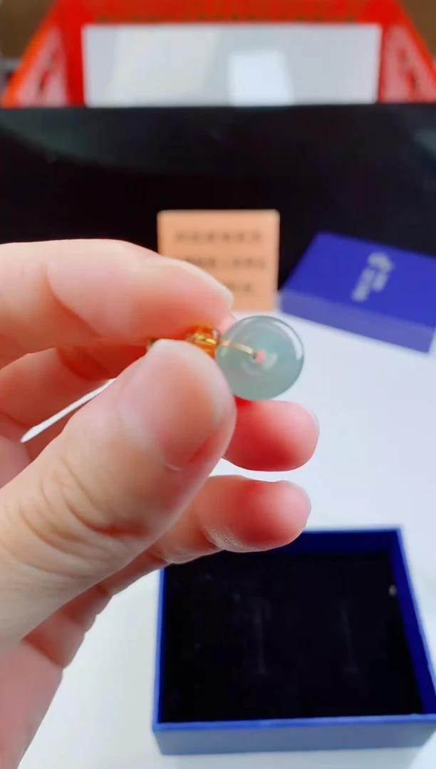 颈饰未镶嵌翡翠    ·