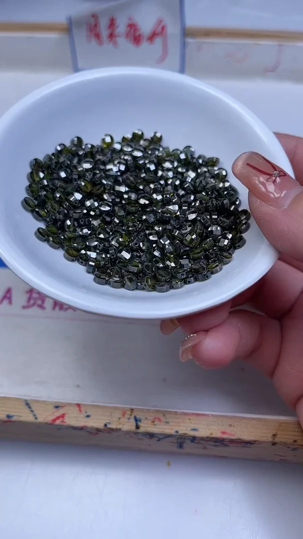 未镶嵌天然锆石散珠A1674 军绿锆石饼珠2*4mm30个9.9元